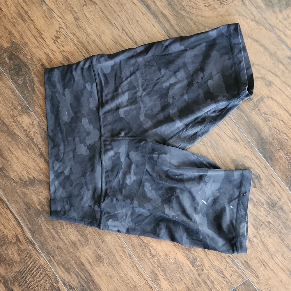 Lululemon camo align shorts size 14